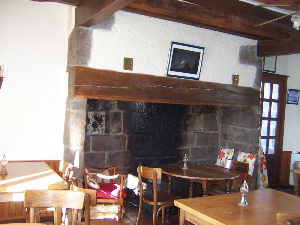 Auberge Hotel De Tournemire - Cantal Eksteriør bilde
